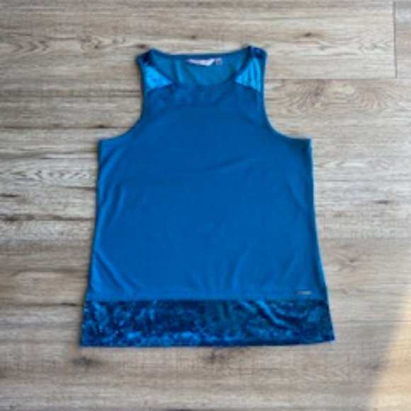 Turquois Tank - Picture 1 of 4